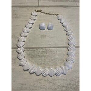 *Vintage Avon, White bead, square necklace and matching earrings gold clasp